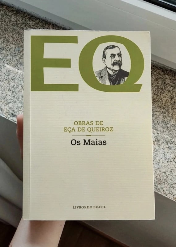 Livro Os Maias de Eça de Queiróz + Apontamentos
