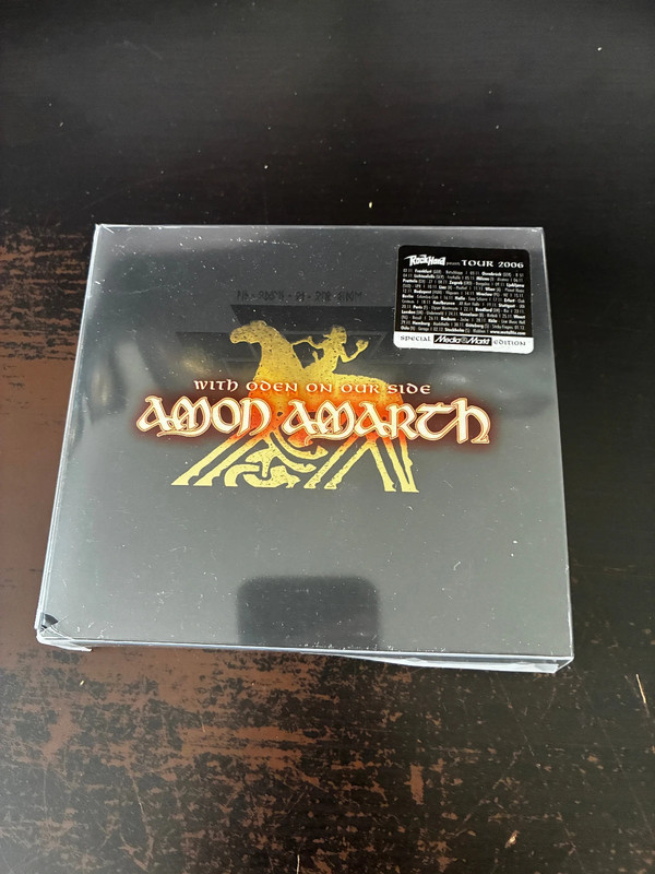 Amon Amarth With Oden On Our Side 2CD + bottle opener exclusif MediaMarkt