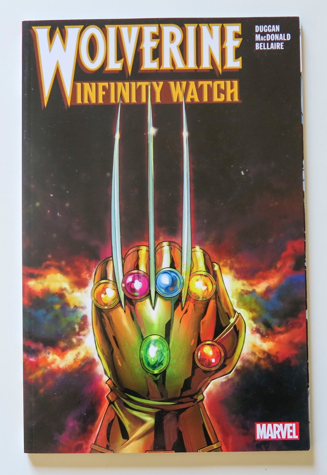 Wolverine Infinity Watch Marvel graphic novel fumetto
