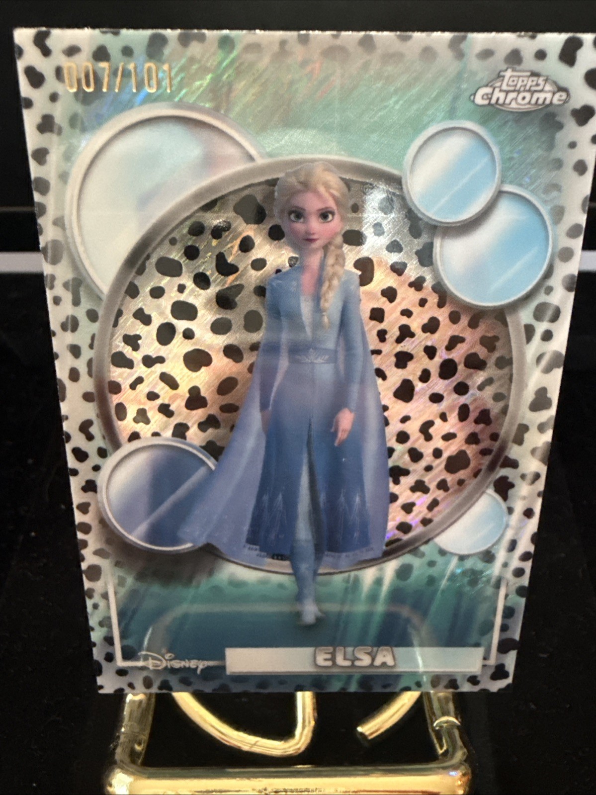 2026 Topps Chrome Disney Elsa 101 Dalmatians bianco e nero scintillante #/101