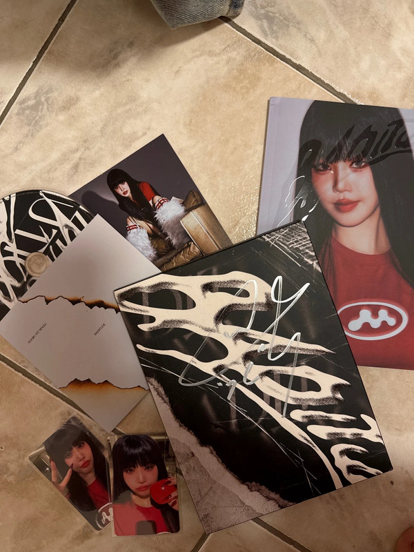 Soojin solo3 album signed