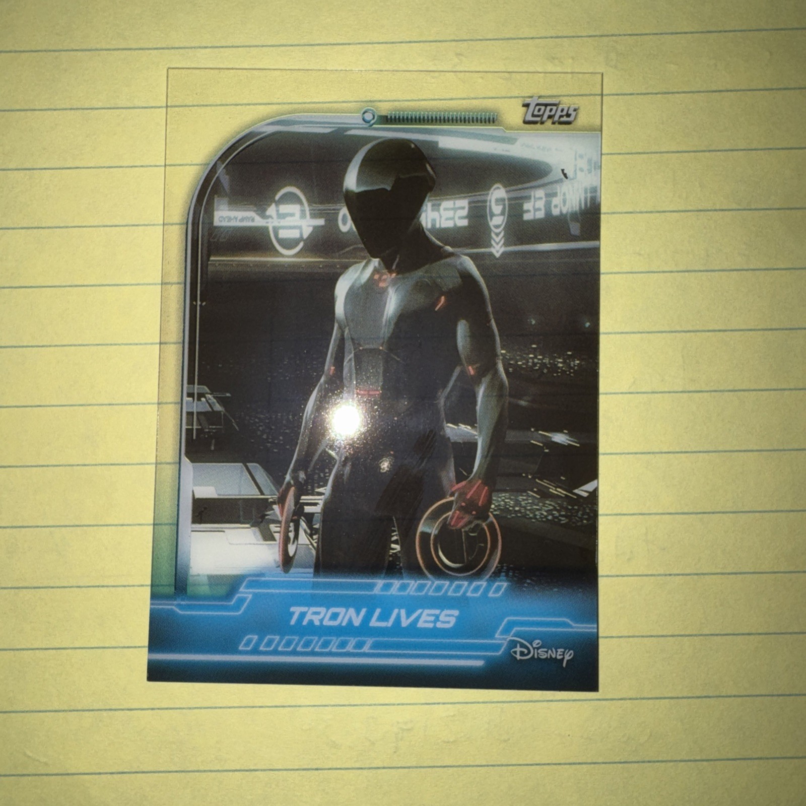 2026 Topps Chrome Disney #Tron-8 Tron vive