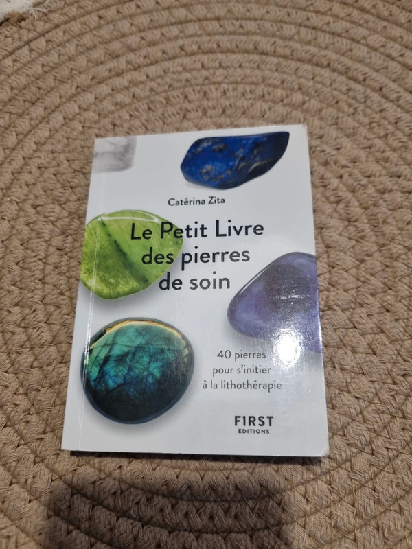 Petit livre pierre de soin