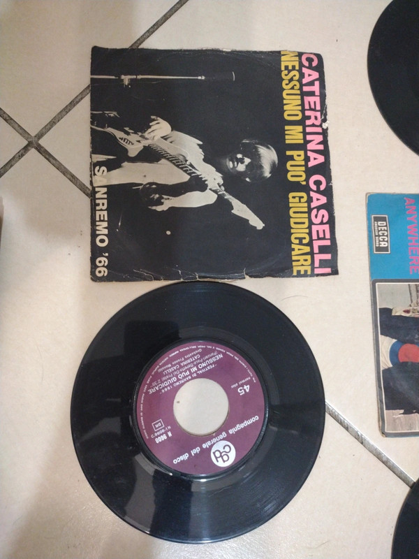 Vinile 45 giri Caterina caselli anno 1966 nessuno mi può giudicare cond usato