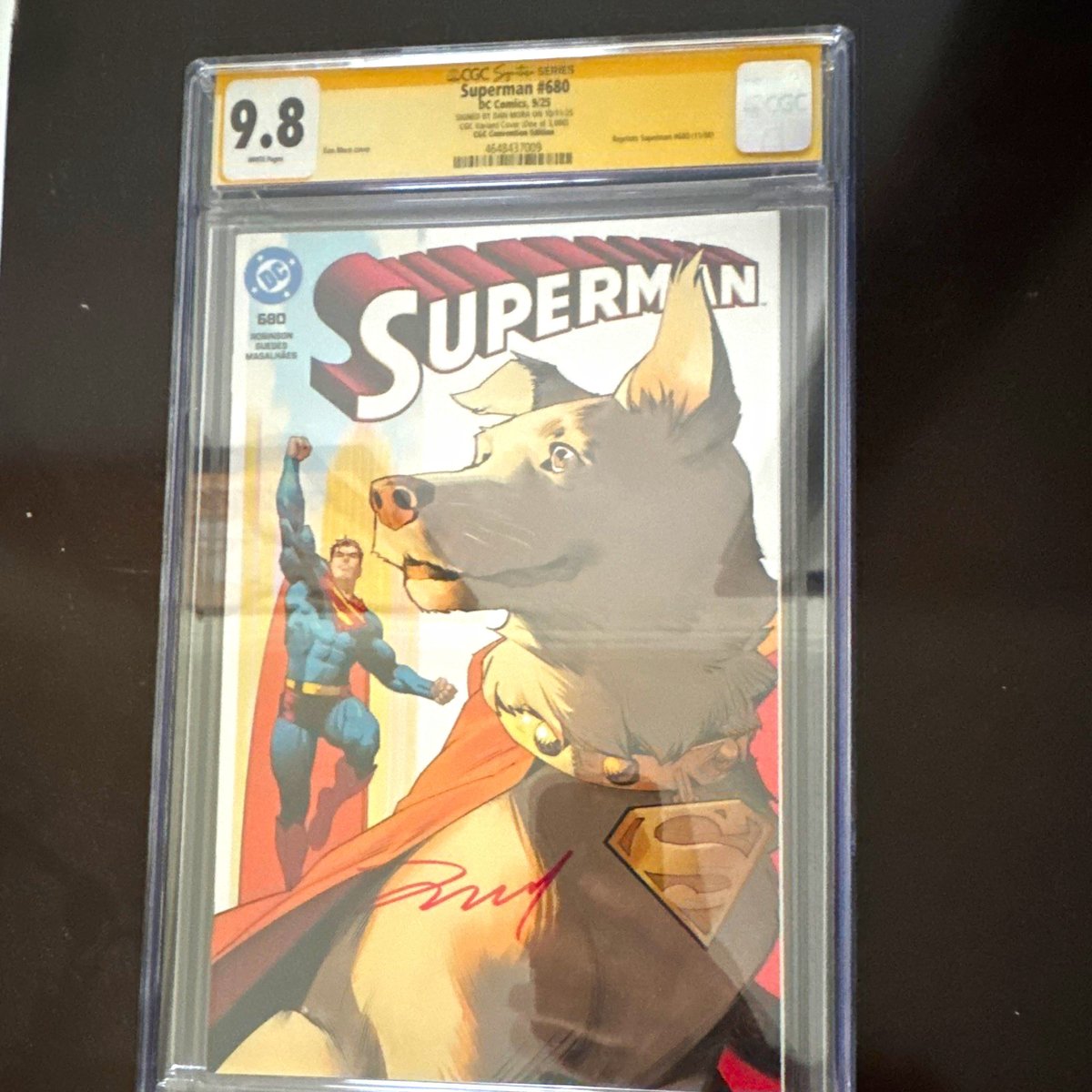 Superman #680 CGC 9.8 Dan Mora Convention variante esclusiva firmata 2024