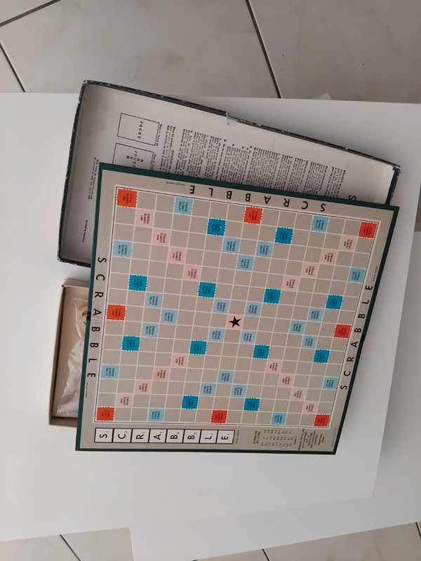 Jeux Scrabble vintage ancien Complèt