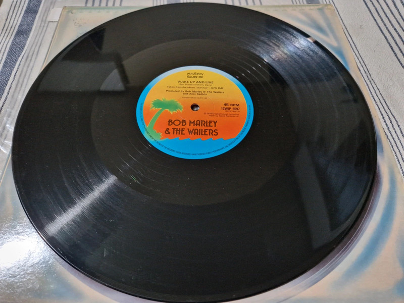 Bob marley & the wailers zimbabwe/Africa unite/wake up and live