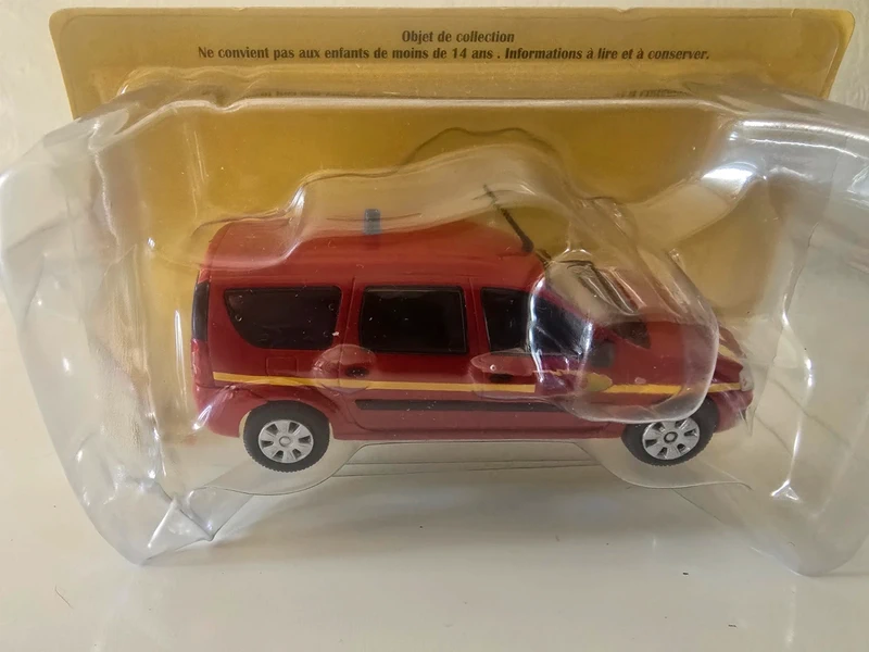 Miniature Dacia Logan MCV VL Sapeurs-Pompiers Ardennes au 1/43