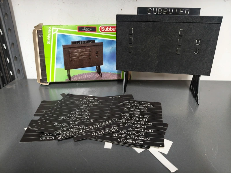 Tabellone Segnapunti Subbuteo Vintage C142 Scoreboard con Box e Targhette Originali
