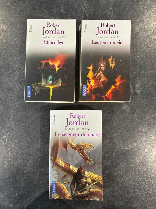 Mot de 3 livres Robert Jordan - la roue du temps 9 10 et 11