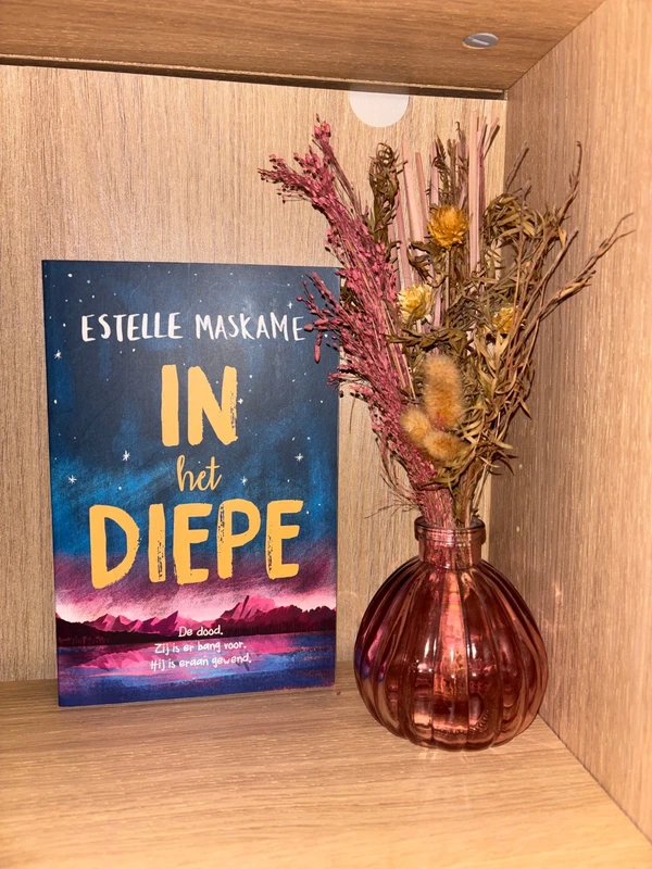 In het diepe - Estelle maskame