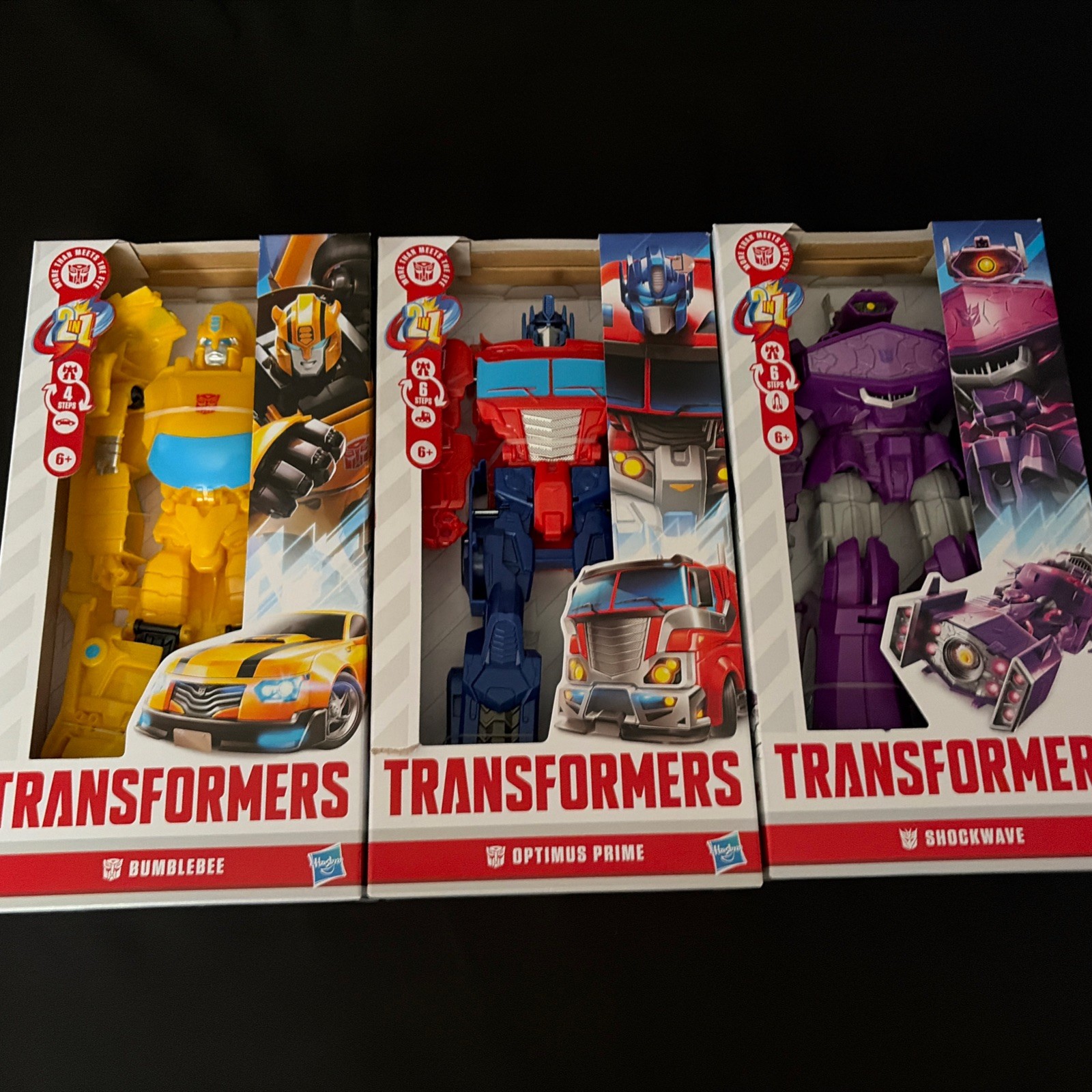 Transformers Authentics Titan Shockwave - Bumblebee - Optimus Prime.