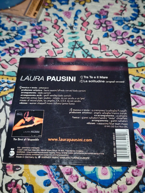 Laura Pausini single Tra te e il mare y La Solitudine