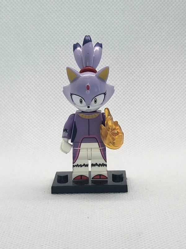 Personnage type Lego – Blaze the Cat (Lego-style Character – Sonic the Hedgehog)
