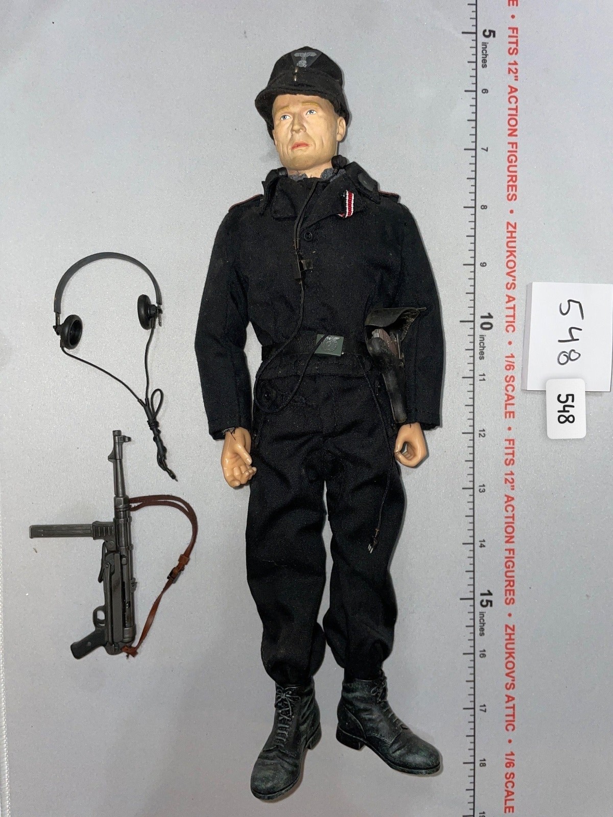 Modellino vestito equipaggio panzer tedesco scala 1/6 seconda guerra mondiale con MP-40 - Drago