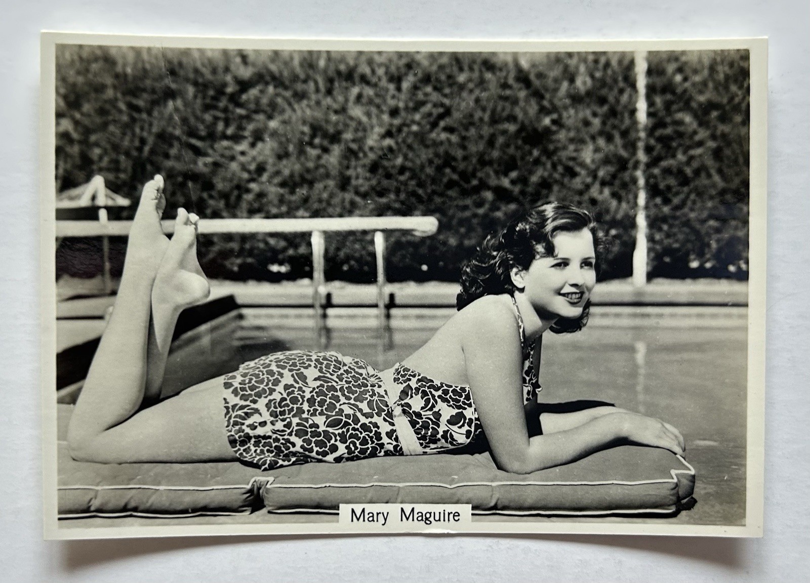 1938 Godfrey Phillips Beauties of Today Mary Maguire Large Tobacco Card #24 OT1 