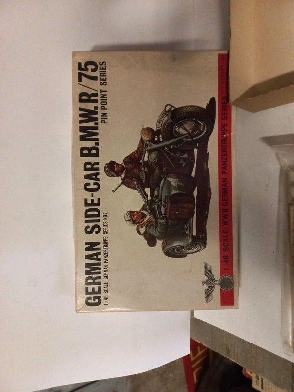 Scatola soldatini della bandai,n.8227 scala 1/48 German sidecar bmw r/75