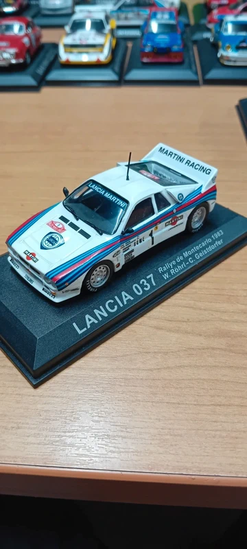 Miniatura lancia delta 037 rally