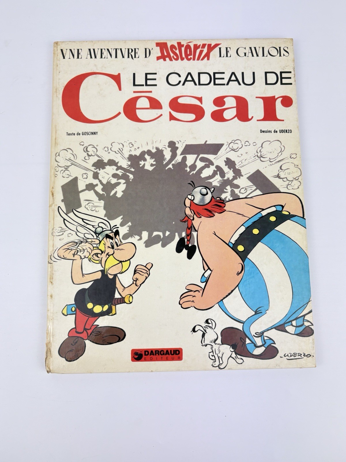 Asterix le Cadeau de Cesar 1974 Hardback Book French Language