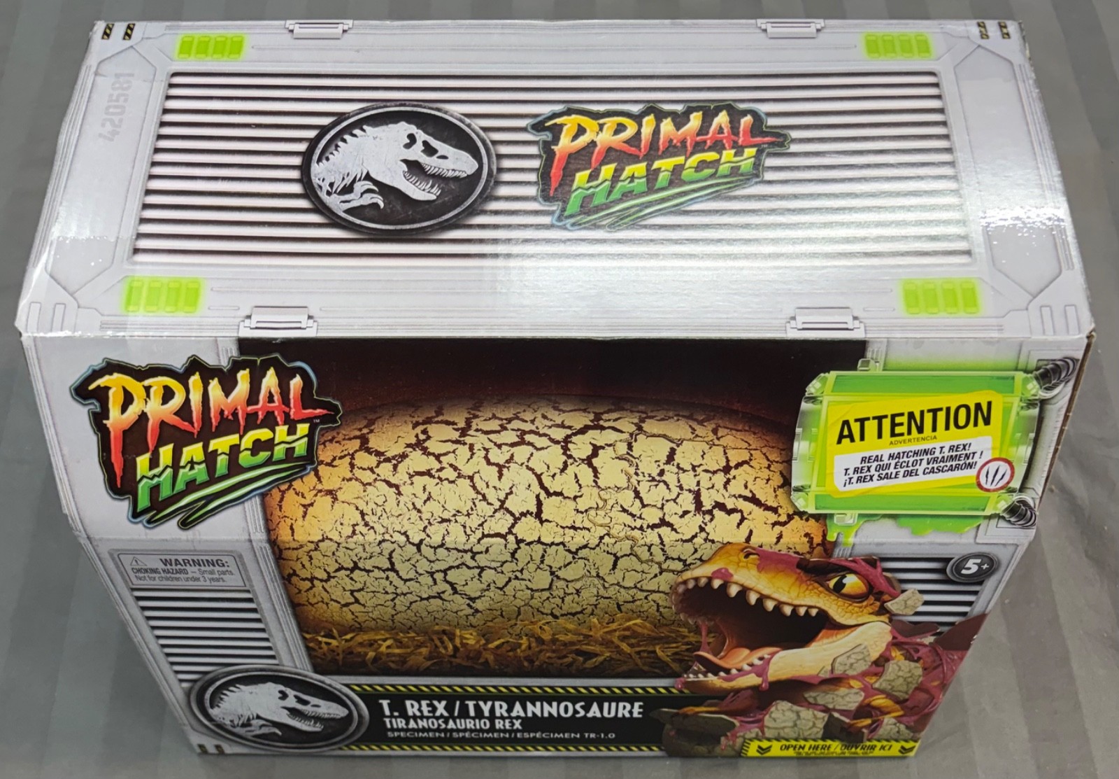 Jurassic World Primal Hatch T. Rex / Tyrannosaurus. Brand New!