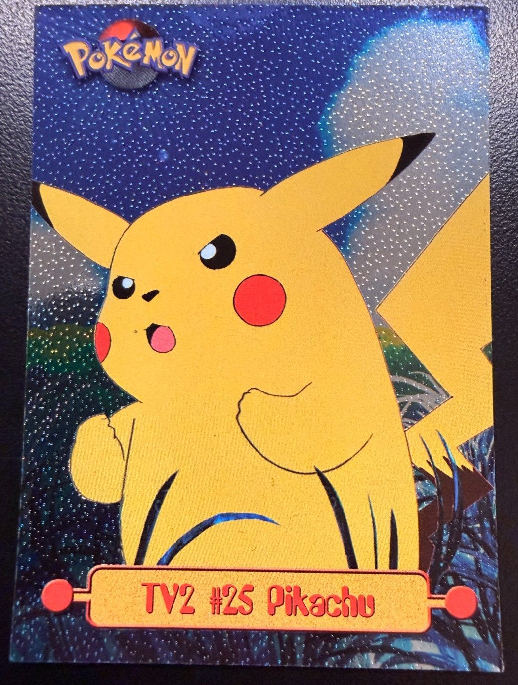 1999 Topps Pokemon TV2 Animation Edition #25 Pikachu carta vetrata foil quasi nuovo vintage