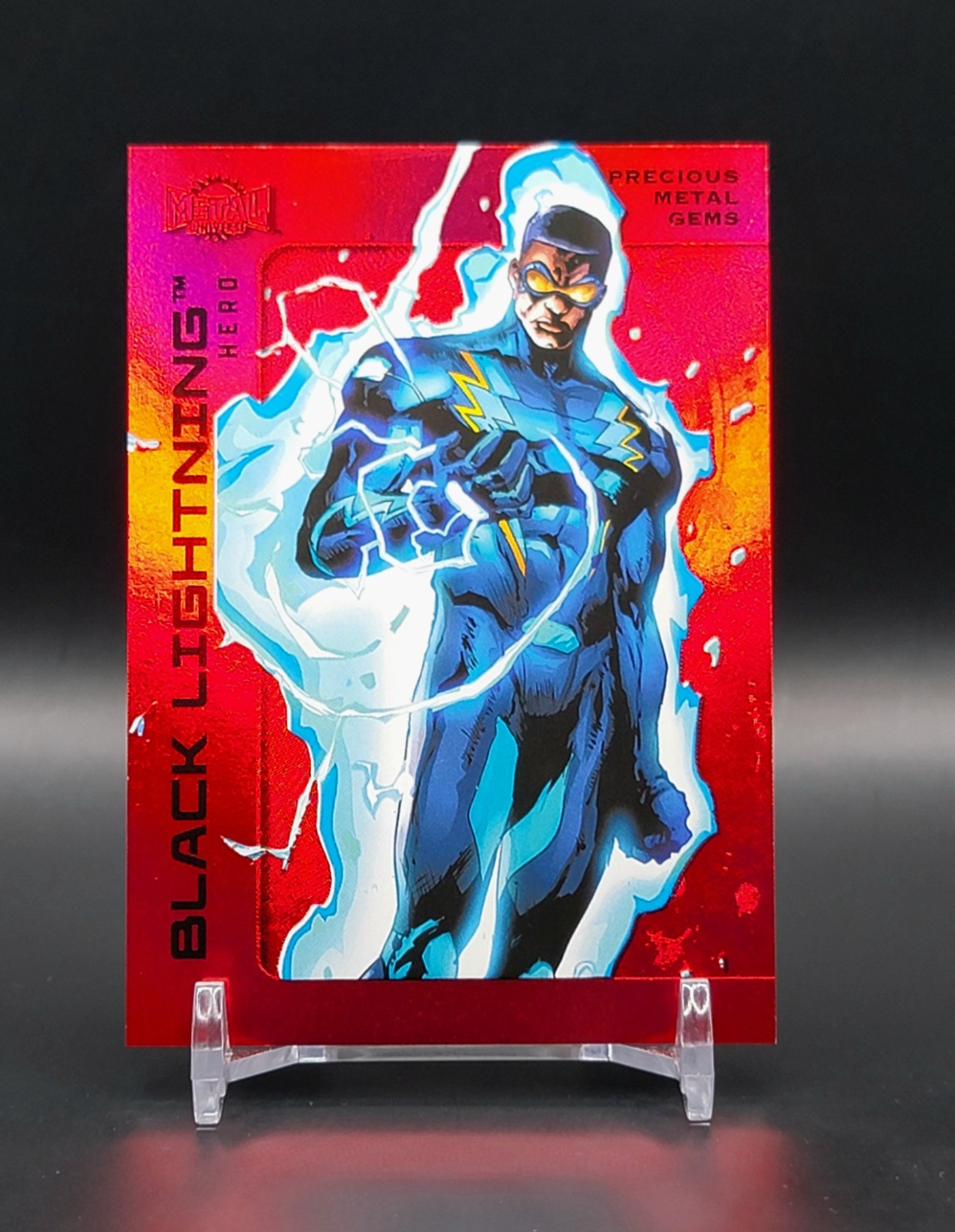 2025 SkyBox Metal Universe Batman Nero Rosso Lampo PMG/100 