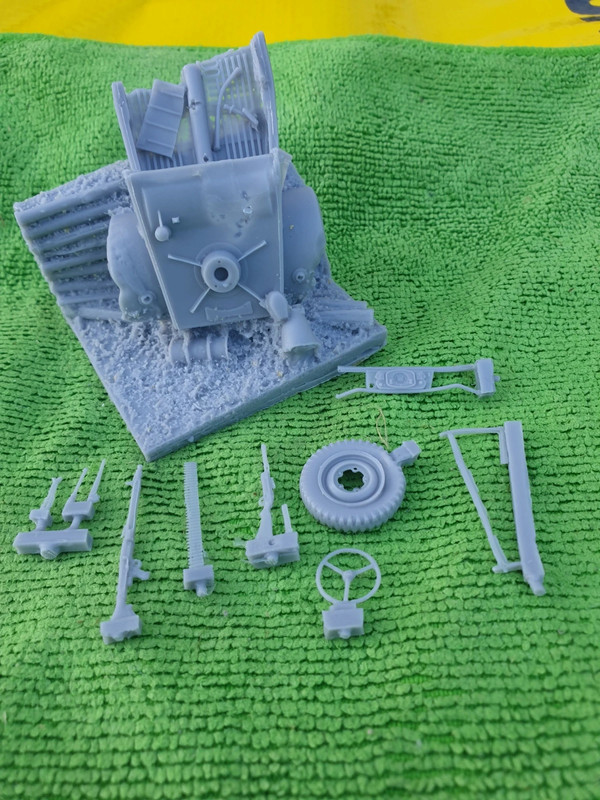 1:35 Volkswagen Kubelwagen diorama in resina 60x60 mm  con accessori
