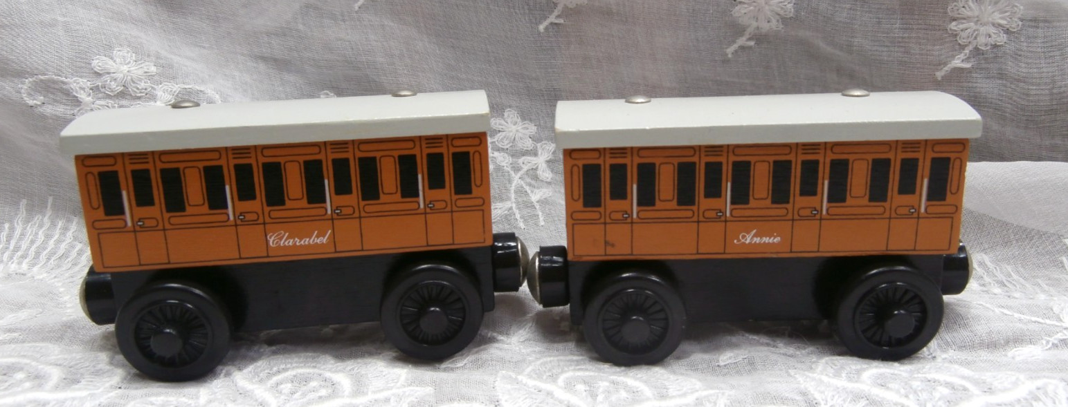 Vtg THOMAS & FRIENDS Wooden Railway ANNIE & CLARABEL Set