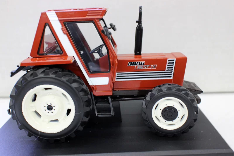 Modellino pressofuso trattore Holland Fiat scala 1:32 880 DT5