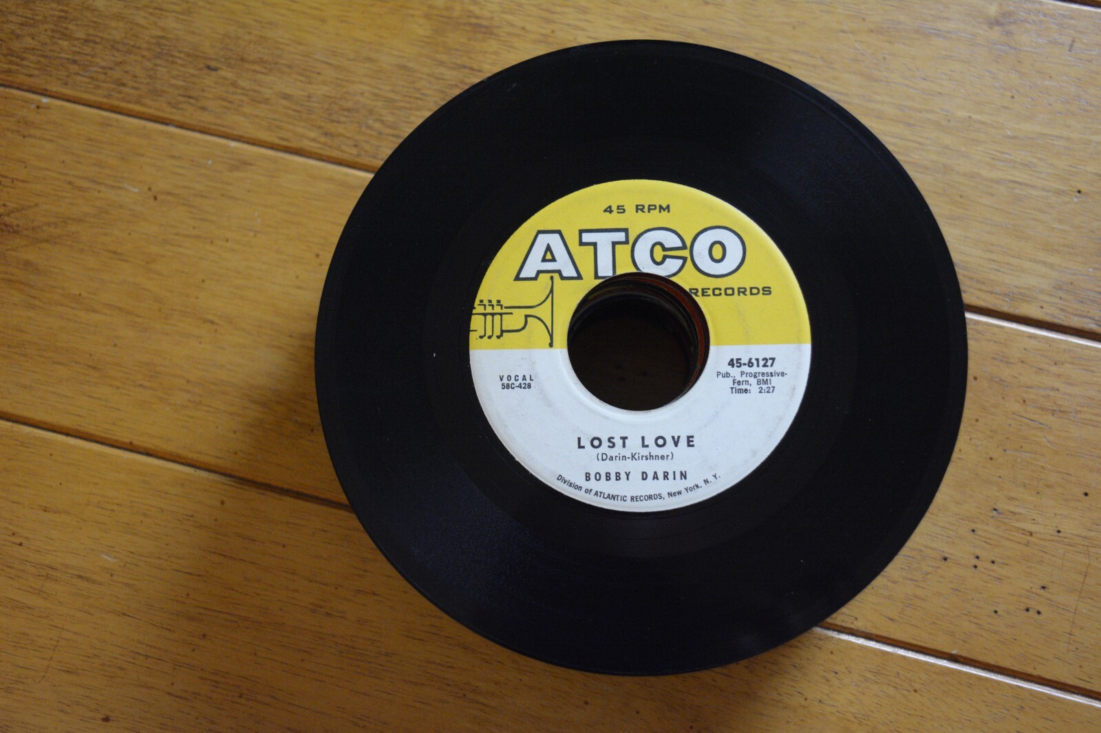 BOBBY DARIN "LOST LOVE / QUEEN OF THE HOP" 45 RPM 7" VG RECORD [D32-172]