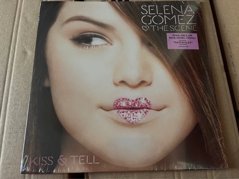 Vinyle Selena Gomez and The Scene Kiss & Tell - édition limitée USA (disque rose)