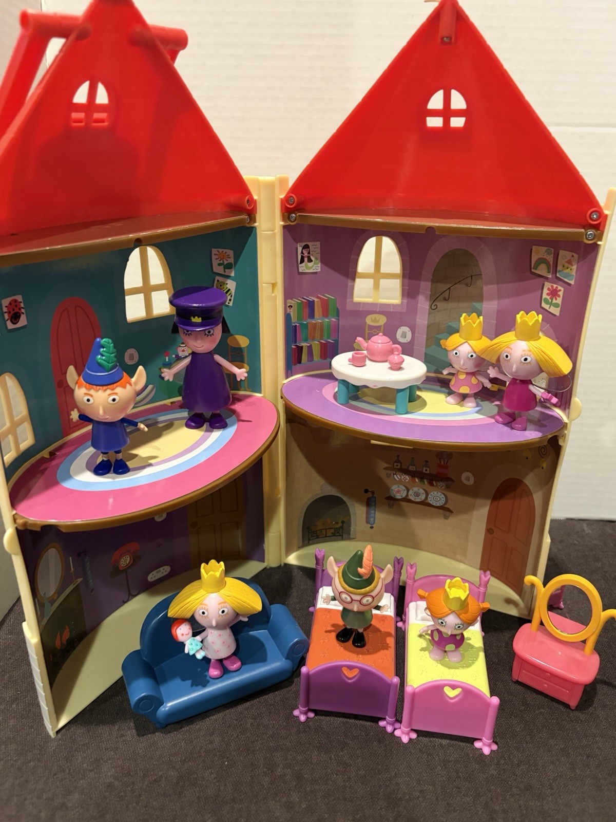 Ben Holly's Little Kingdom  Thistle Castle Furniture and 7 Figures And Vehicle