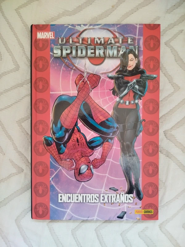 Cómic Ultimate Spiderman: Encuentros Extraños (Tapa dura) - Panini Comics