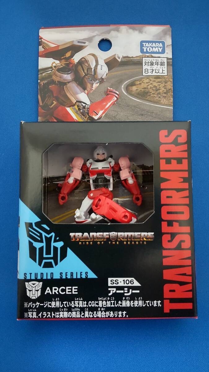 Figura Arcee Takara Tomy Transformers SS-106 mai aperta