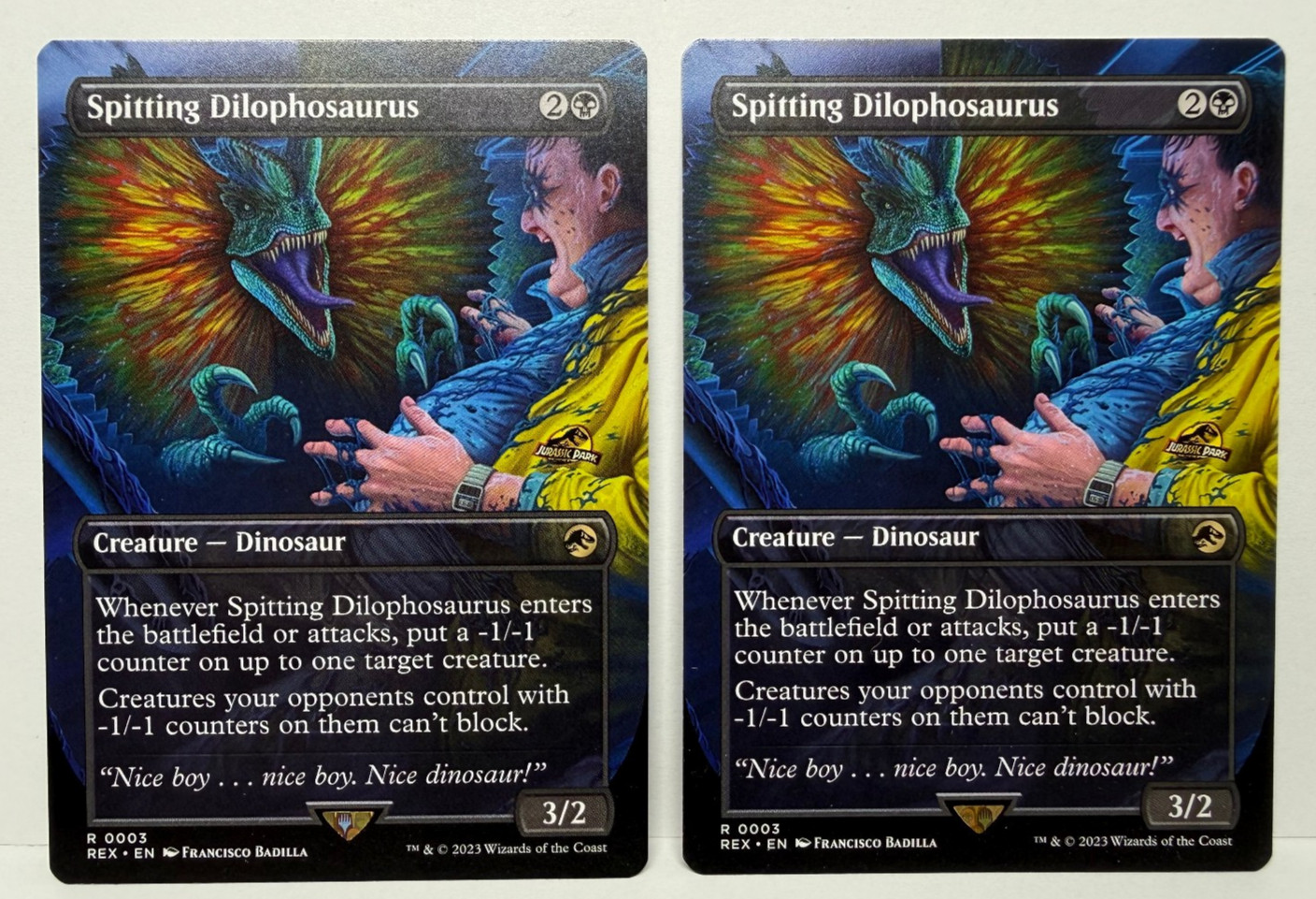 (x2) (MTG) Spitting Dilophosaurus (senza confini) - Collezione Jurassic World #003