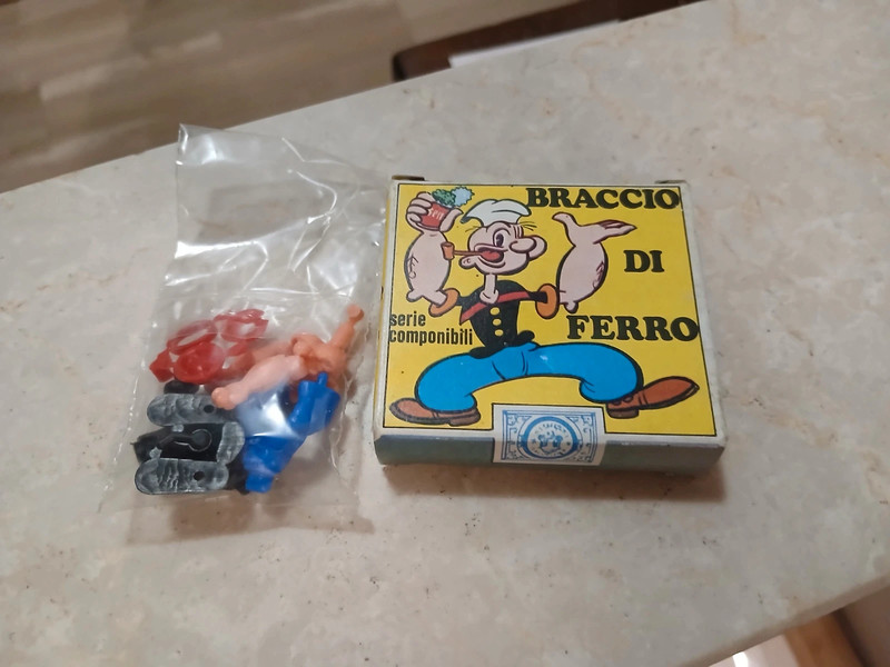 Figure kinder nuove .Non si accettano offerte .Seconda sxatola in vendita