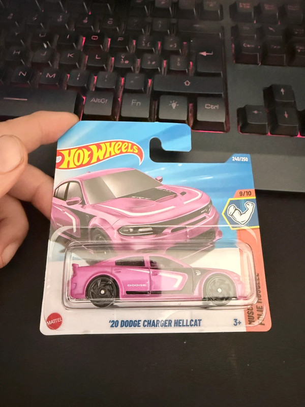 Hot Wheels 2025 20. Doge Charger Hellcat muscle mania