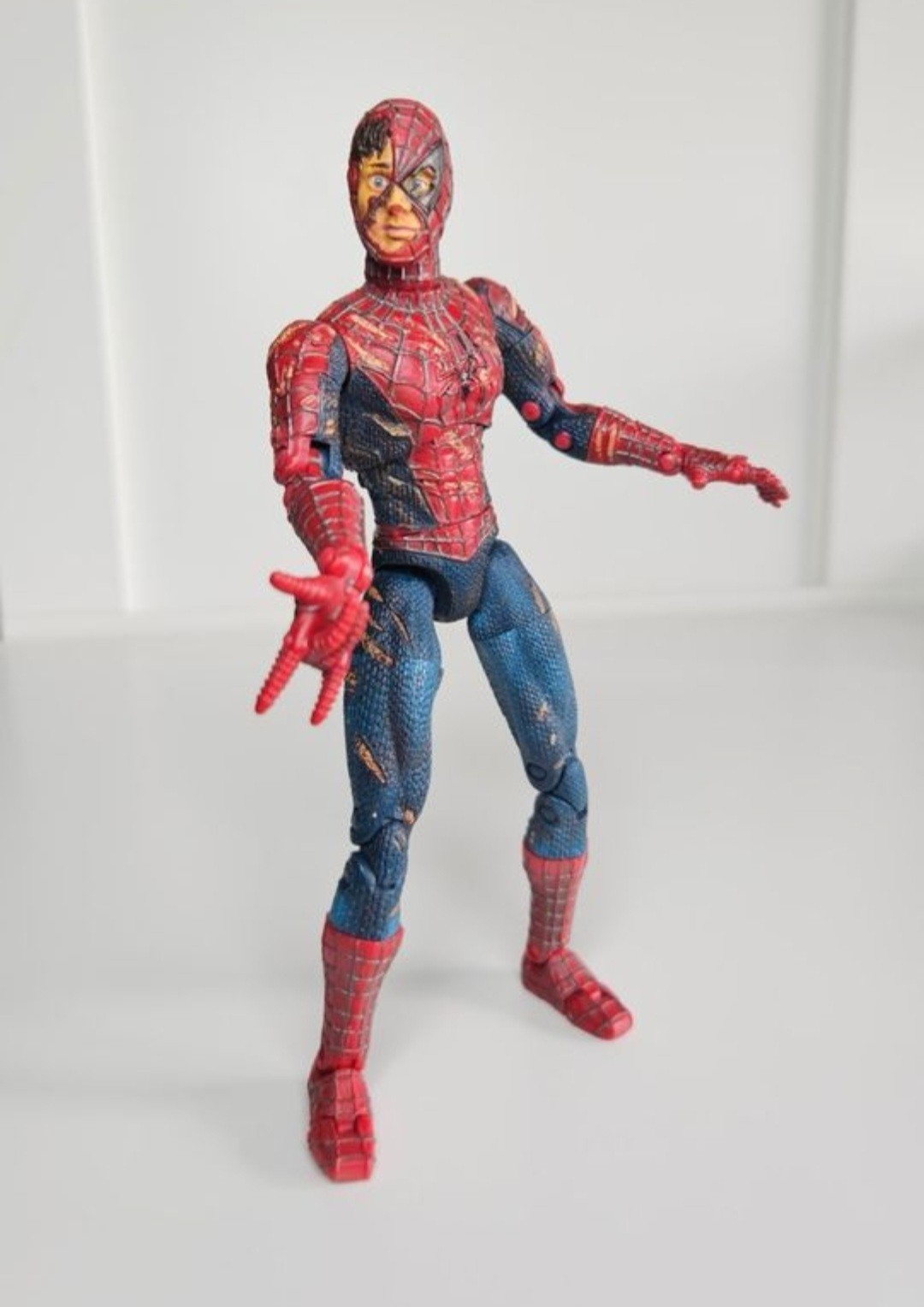 Toy Biz Spider-Man Action Figure (2002) - Battle Ravaged (Tobey Maguire) Sciolto