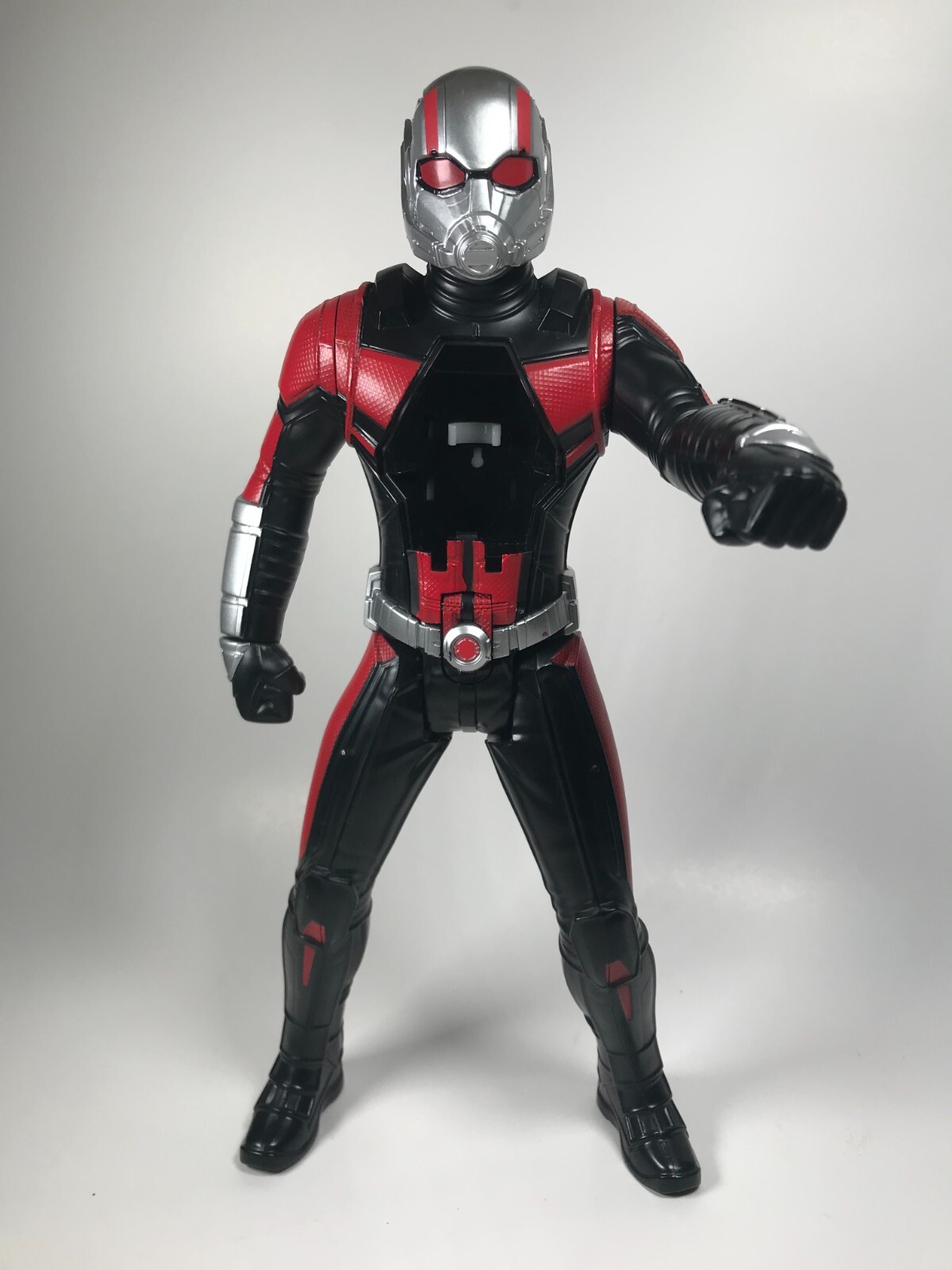 Ant-Man Shrink and Strike Marvel Ant-Man and the Wasp Action Figure #E0848