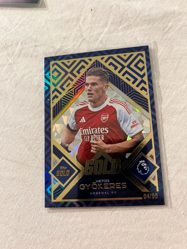 Carte foot topps gold gyokeres 04/99
