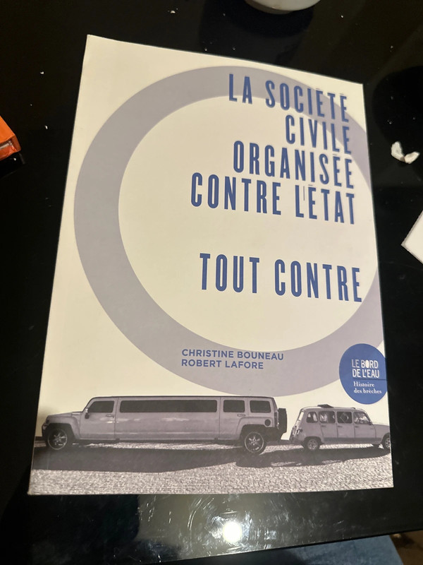 La société civile organisée contre l’état tout contre