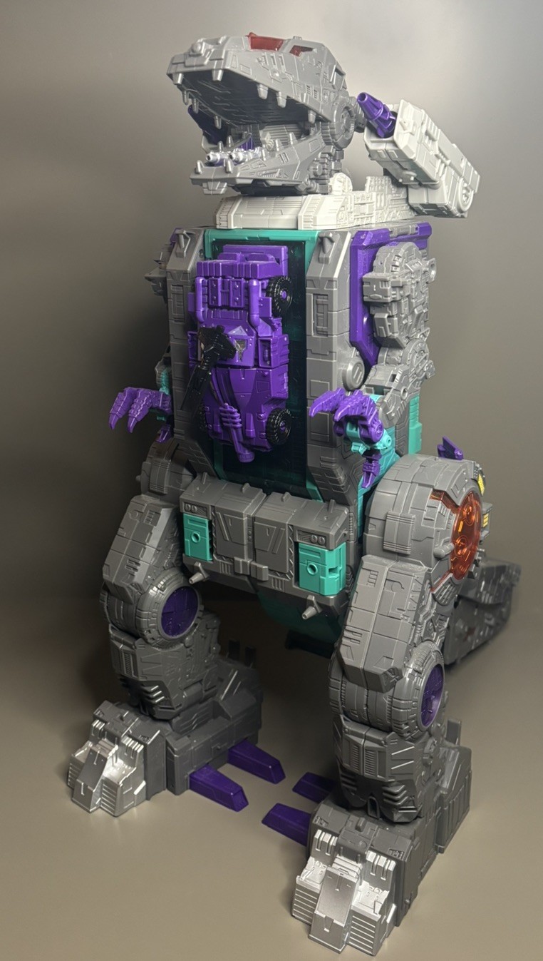 Transformers Trypticon & Full-Tilt Titan Class Generations Titans Return