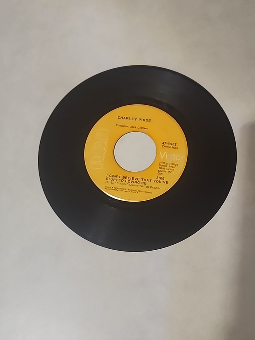Charley Pride – I Can’t Believe That You’ve Stopped Loving Me 45 RPM RCA Victor