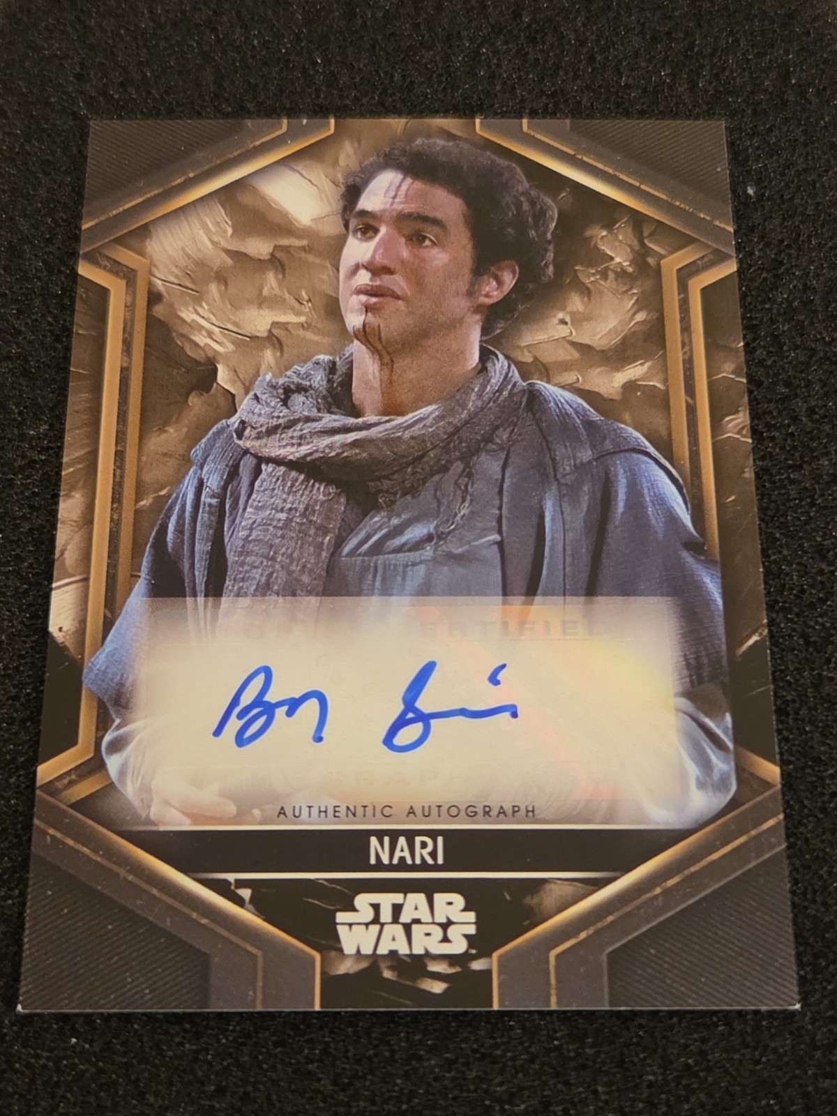 Carta autografa Topps Star Wars Obi-Wan Kenobi Benny Sadie As Nari A-BS