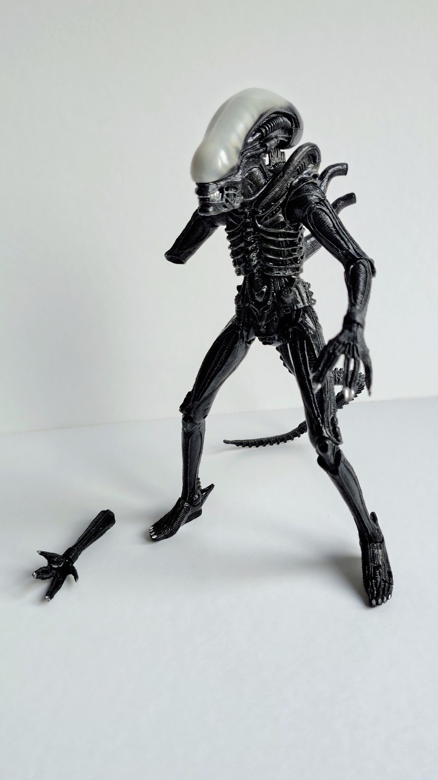 Neca Aliens Series 2 Xenomorph Figure (2013 Release) from Alien (1979) - Damaged