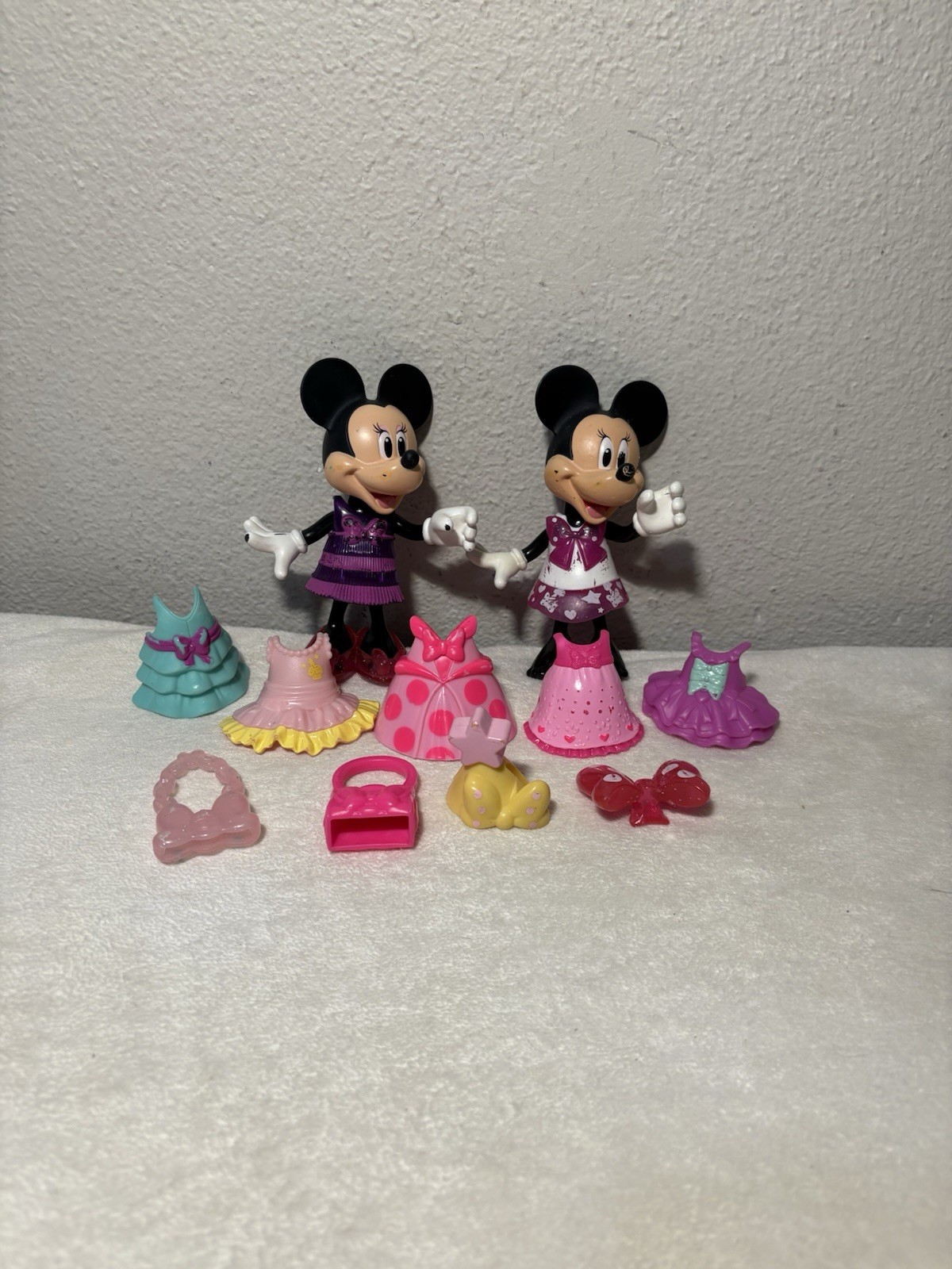 Mattel Disney Mickey & Minnie Mouse Snap N Style Dress Up Figures & Accessories