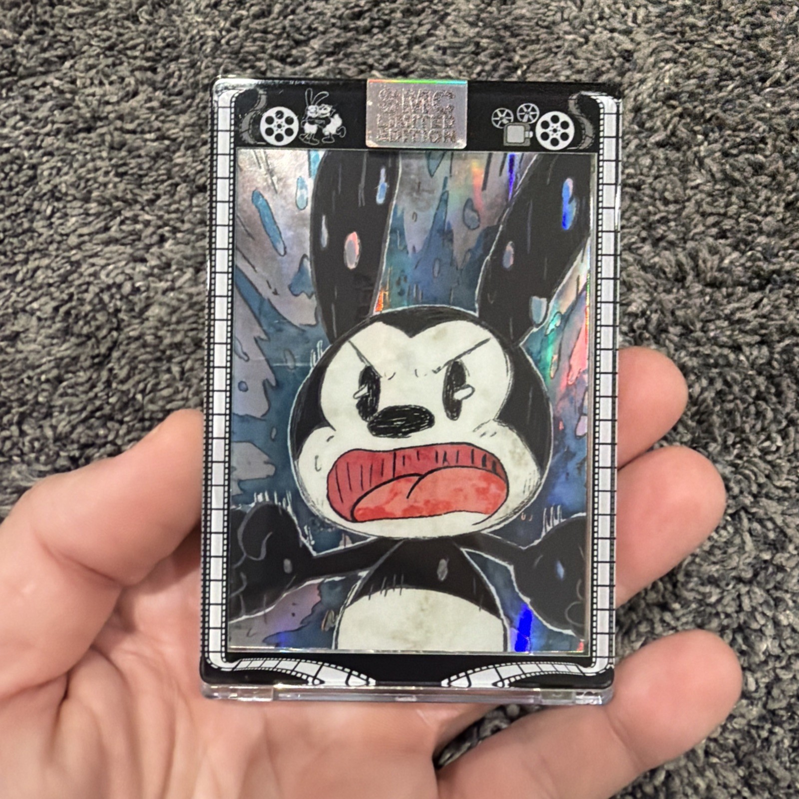Carte Oswald Lucky Rabbit 2025 SMC Sabato Mattina 38/100 Pokedoodly Secret R