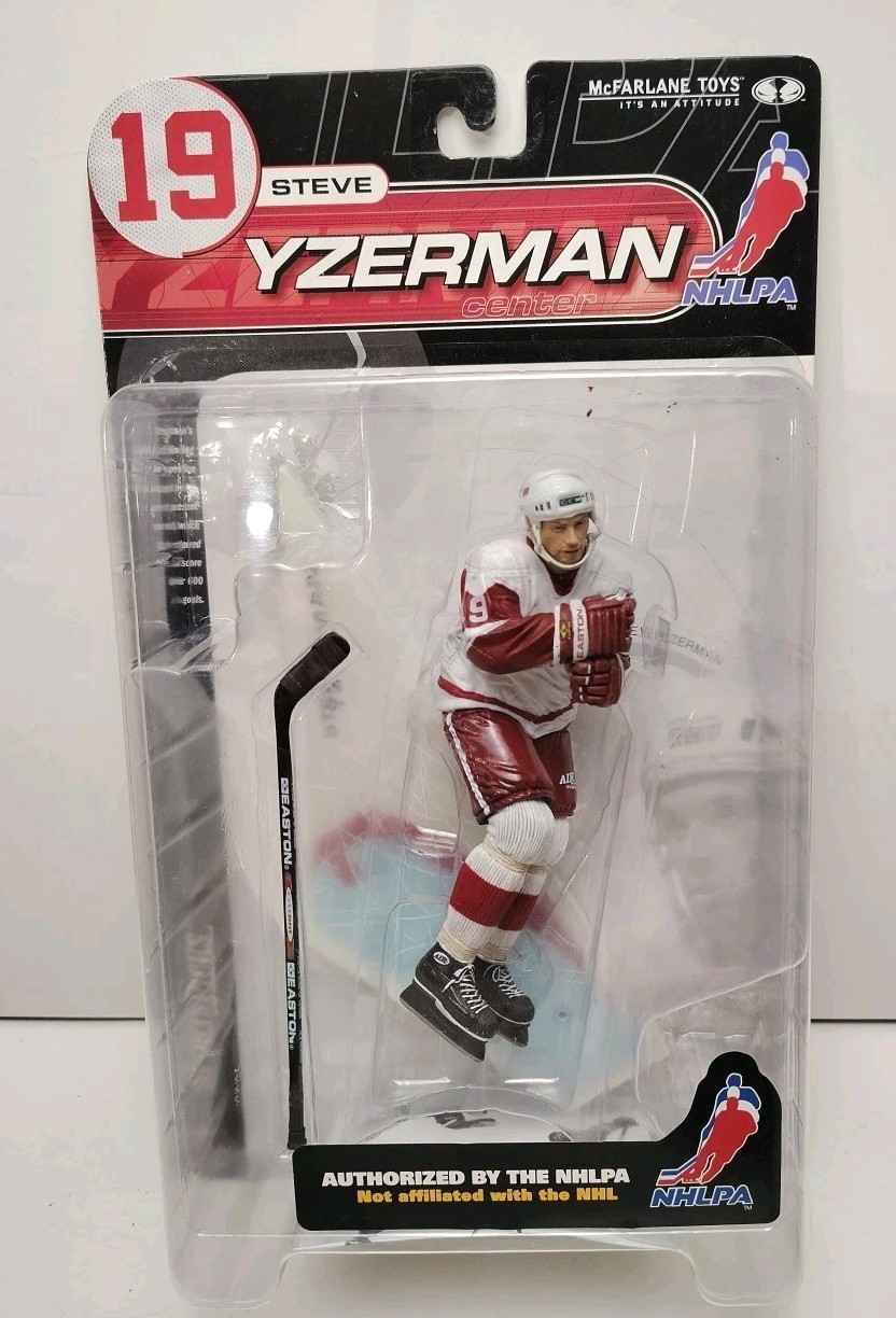 FACTORY SEALED McFARLANE SPORTSPICKS Steve Yzerman #19 NHLPA  Series 1