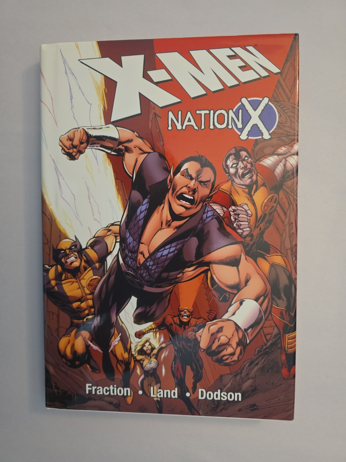 X-Men: Nation X copertina rigida OHC di Matt Fraction