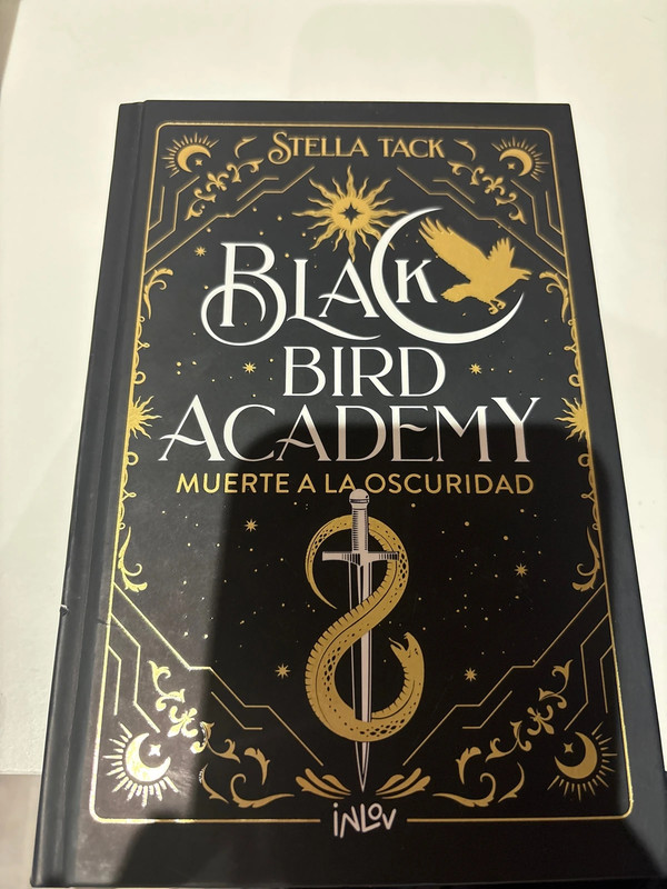 Black bird academy: muerte a la oscuridad